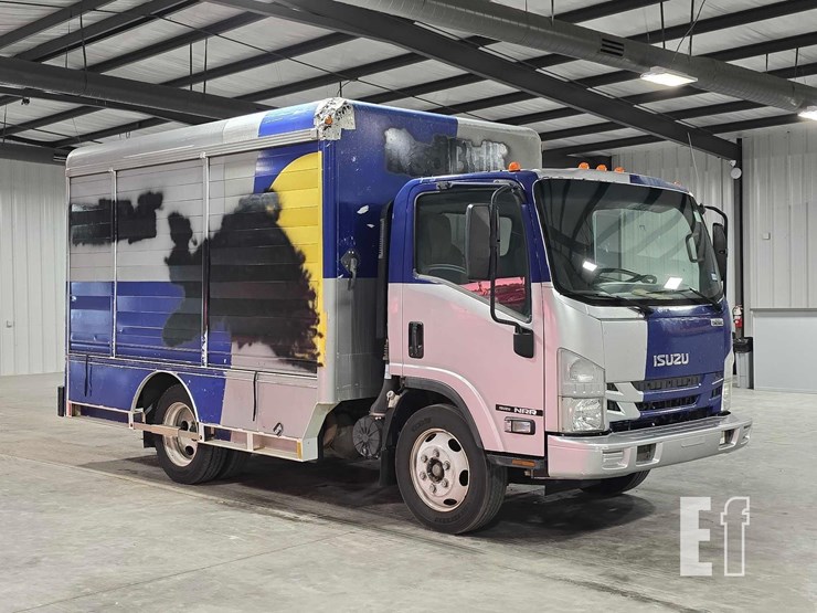 2018-isuzu-nrr-image-2
