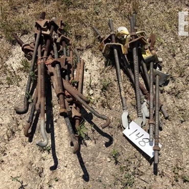 TRACTOR DUAL CLAMPS