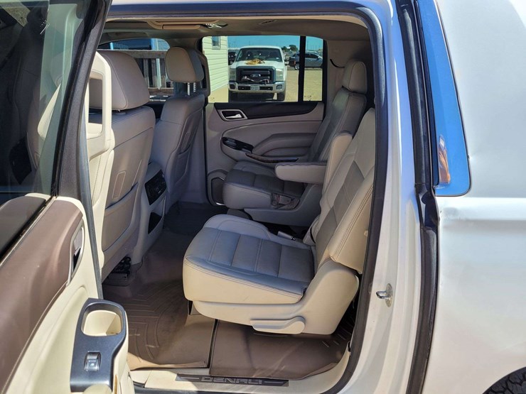 2016-gmc-yukon-xl-image-14