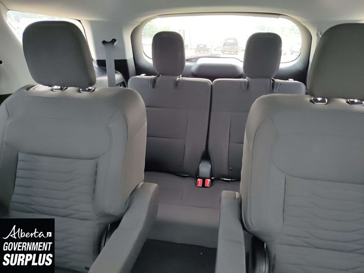 2020-ford-explorer-xlt-image-19