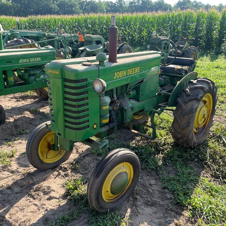 JOHN DEERE M