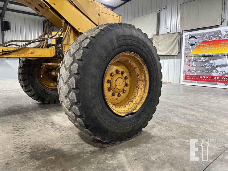 2001-caterpillar-140h-image-27