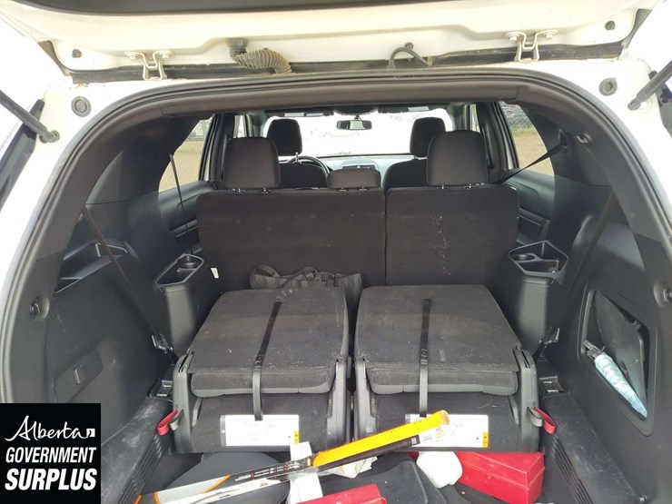 2019-ford-explorer-image-11