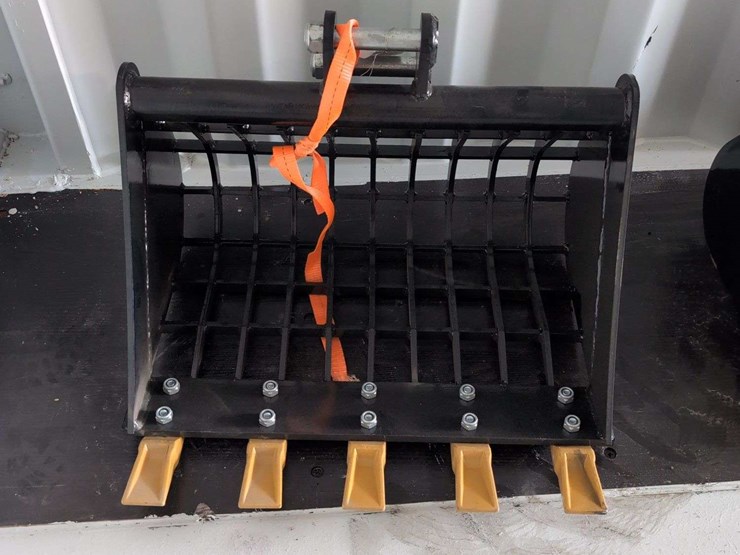 i-ranch-mini-excavator-60cm-skeleton-bucket-image-1