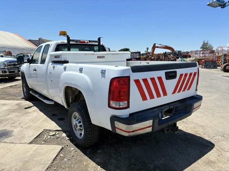 2012-gmc-2500-image-4