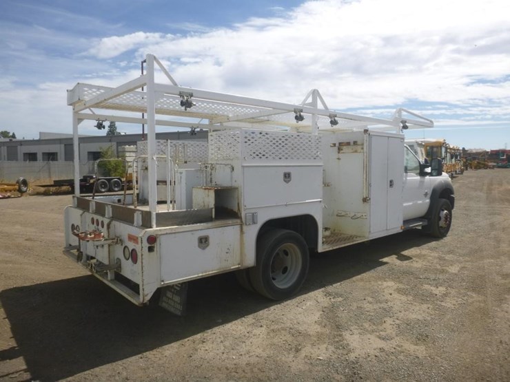2011-ford-f550-image-3