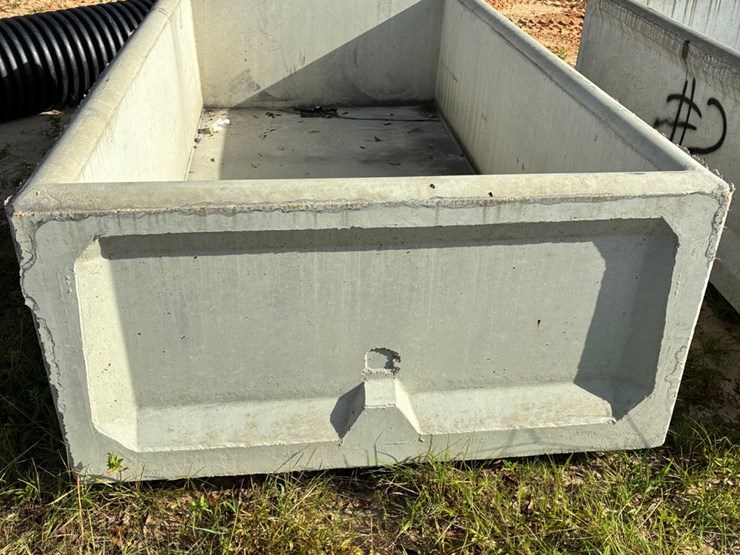 #20215-•-water-trough-image-2