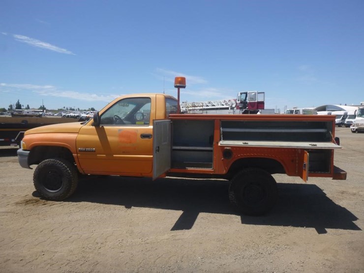 1999-dodge-2500-image-5