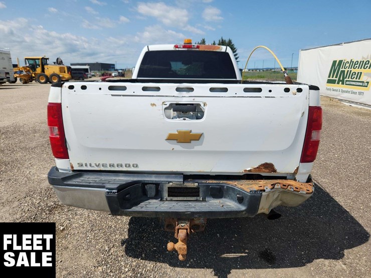 2013-chevrolet-silverado-2500hd-image-9