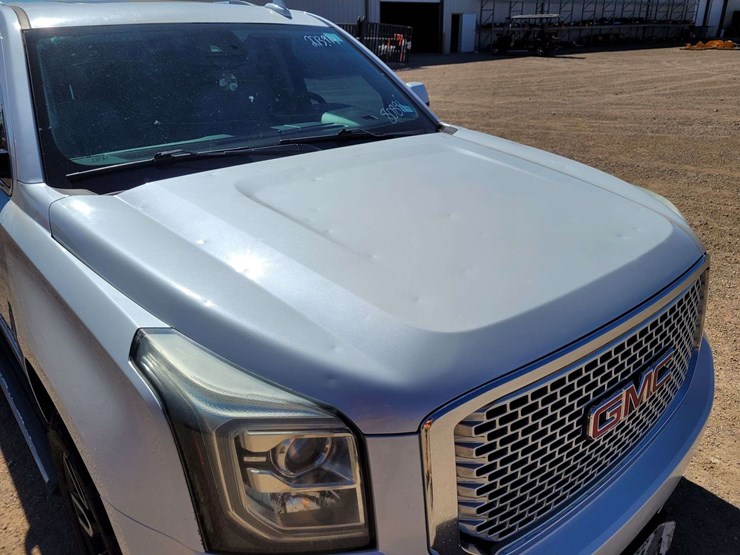 2016-gmc-yukon-xl-image-3