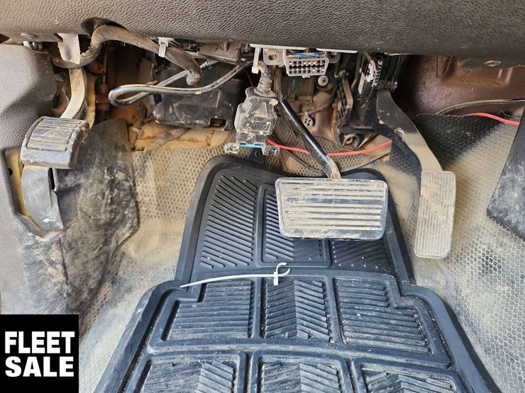 2011-chevrolet-silverado-2500hd-image-25