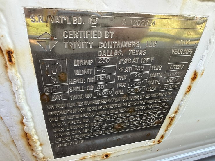 2012-john-deere-6068hf485-image-11
