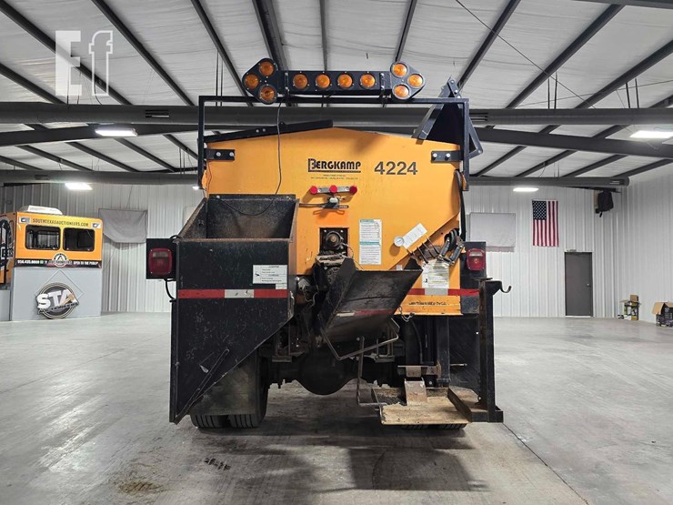 2006-gmc-topkick-c8500-image-8