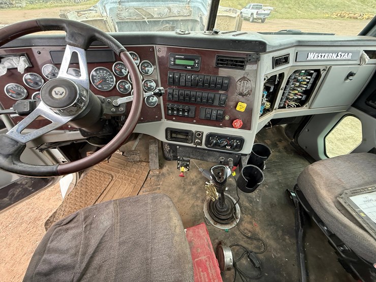 2014-western-star-4900-image-33