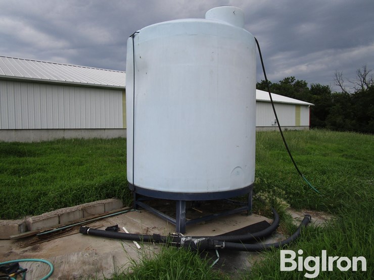 3000-gal-water-tank-on-skid,-hose-and-fittings-image-3