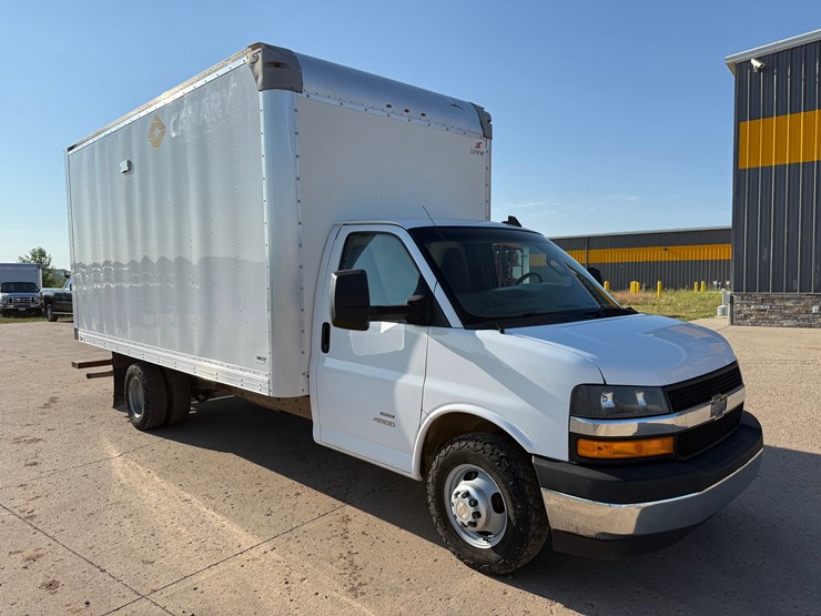 2018-chevrolet-express-4500-image-4