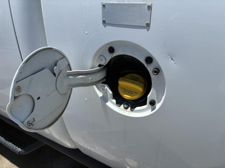 2012-gmc-sierra-2500-image-6
