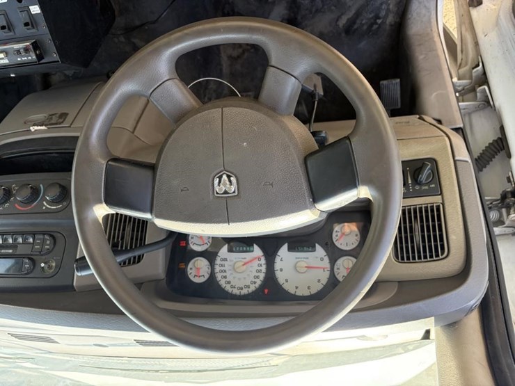2005-dodge-ram-2500hd-image-12