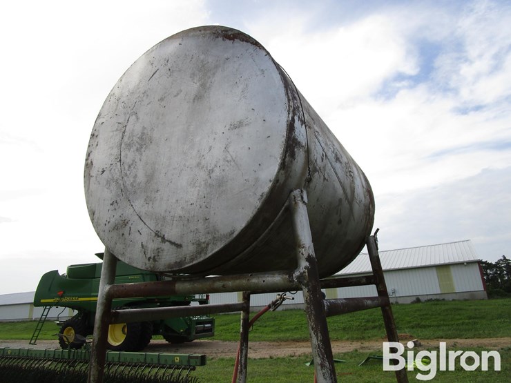 560-gal-fuel-tank-on-stand-image-13