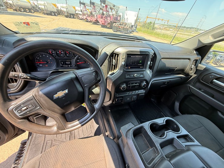 2020-chevrolet-silverado-2500hd-image-16