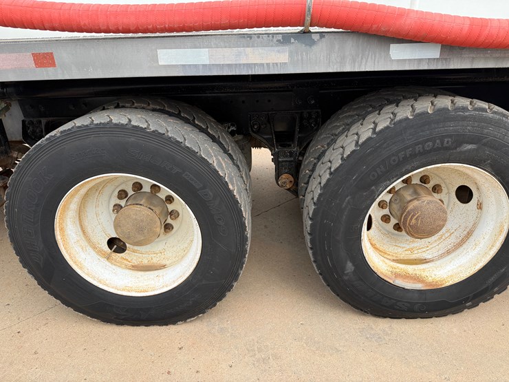 2012-kenworth-t800-image-38