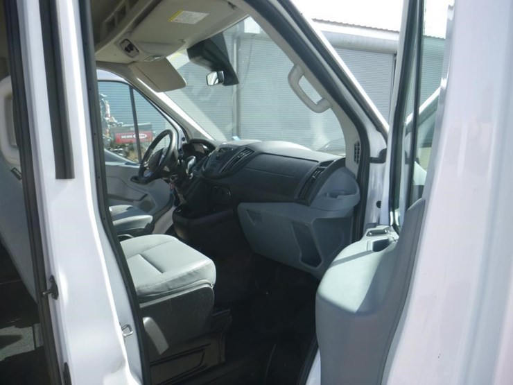 2017-ford-transit-image-6