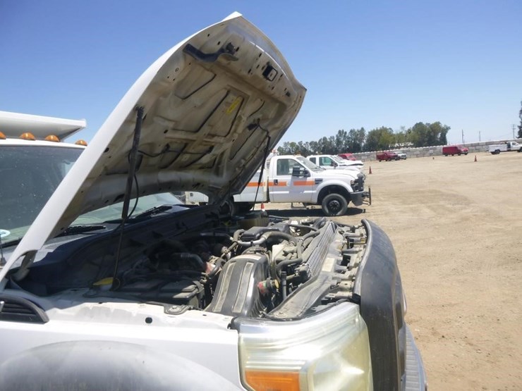 2011-ford-f550-image-21