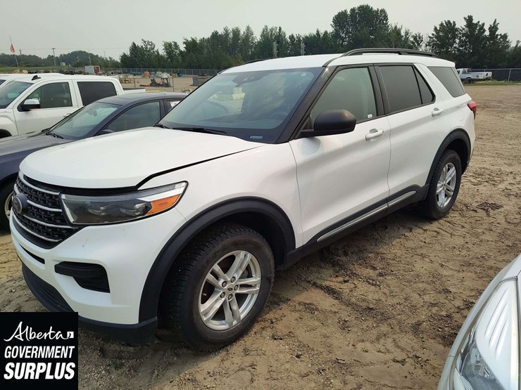 2020-ford-explorer-xlt-image-1