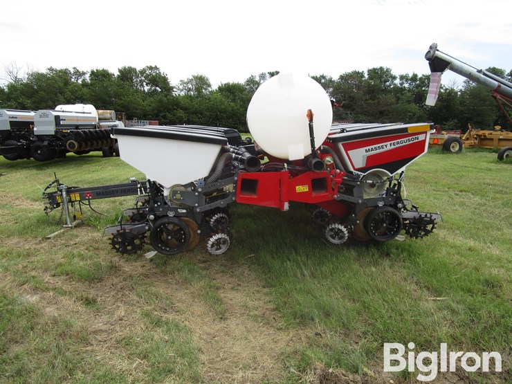 2023-massey-ferguson-pa-w12-12r30-front-fold-planter-w/liquid-fertilizer-image-8