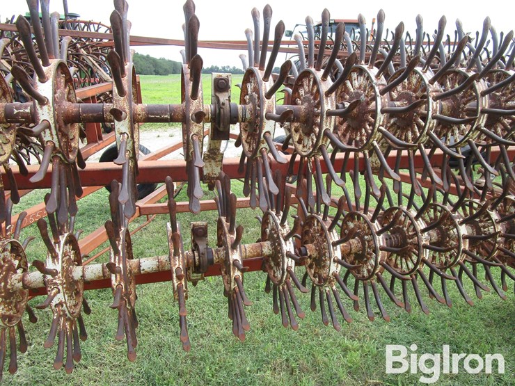 crustbuster-front-fold-rotary-hoe-image-20