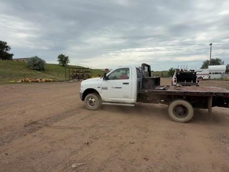 2015-dodge-ram-3500-image-1