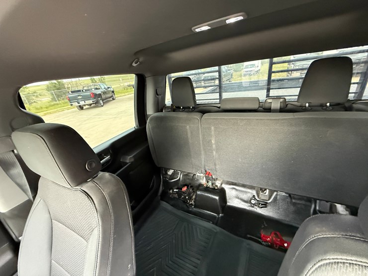 2021-chevrolet-silverado-2500hd-image-15