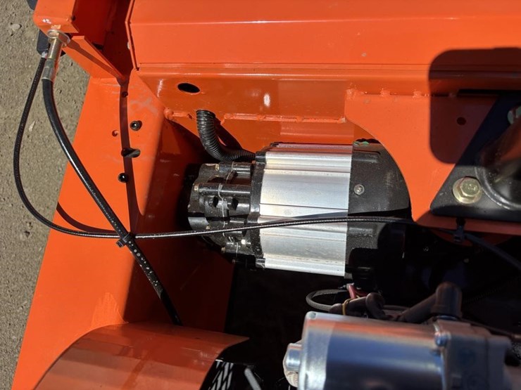 2026-sdlool-lm1000q-rc-flail-mower-image-17