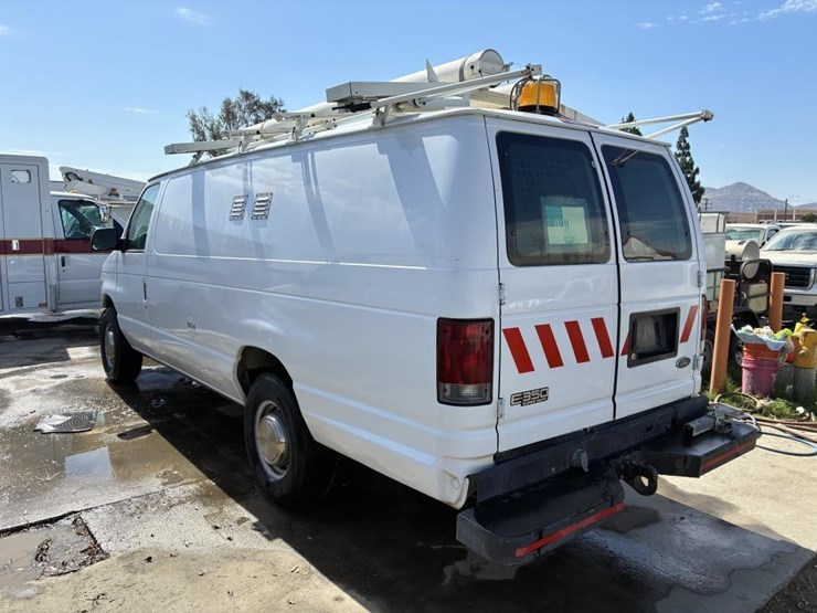 2002-ford-e350-image-4