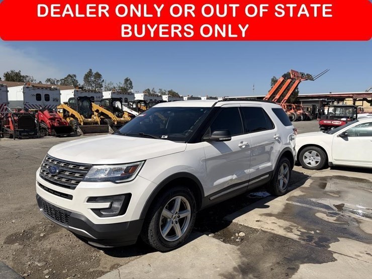 2017-ford-explorer-xlt-image-1