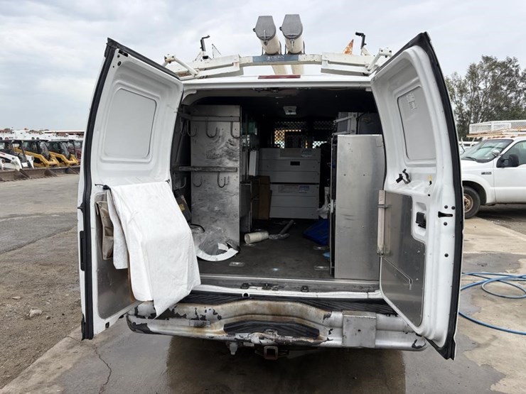 2001-ford-e350-image-12