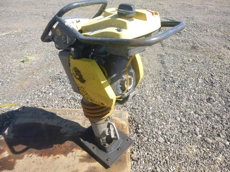 2015-bomag-bt65-image-5