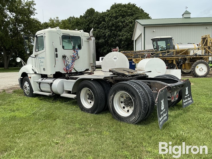 2005-freightliner-columbia-truck-tractor-image-7