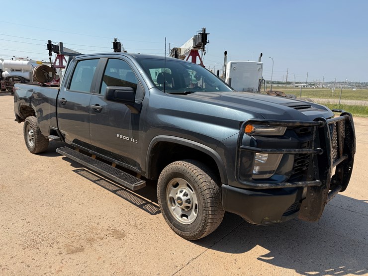 2020-chevrolet-silverado-2500hd-image-4