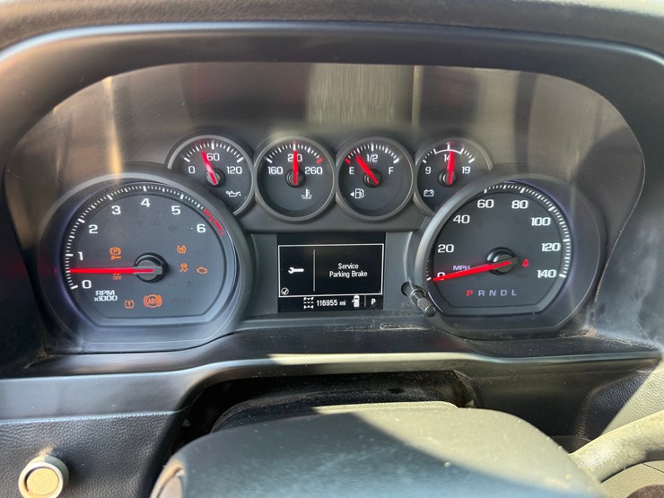 2020-chevrolet-silverado-2500hd-image-18