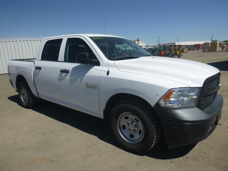 2016-dodge-1500-image-2