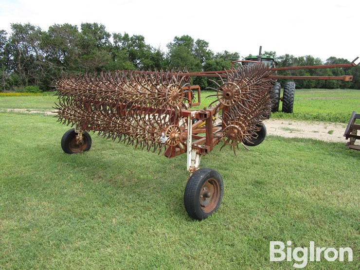 crustbuster-front-fold-rotary-hoe-image-5