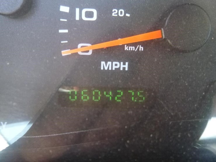 2004-ford-f550-image-18