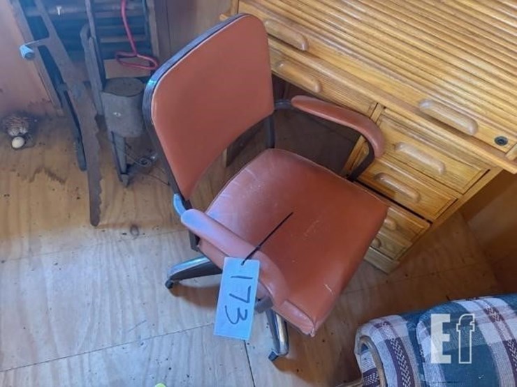 roll-top-desk-&-office-chair-image-2