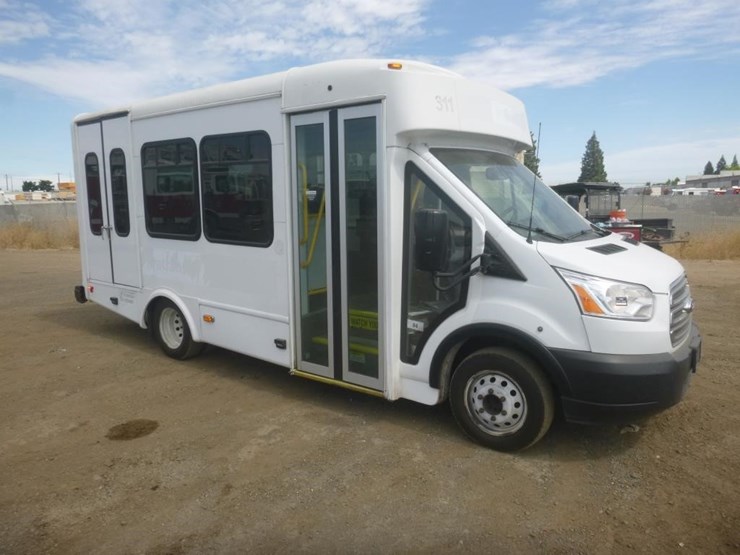 2019-ford-transit-image-2