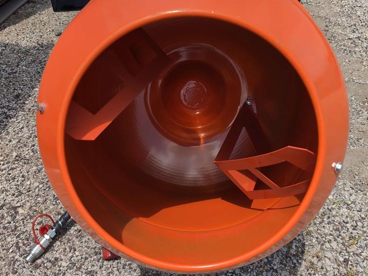 iranch-mini-skid-steer-mixing-bucket-irlmb-image-3