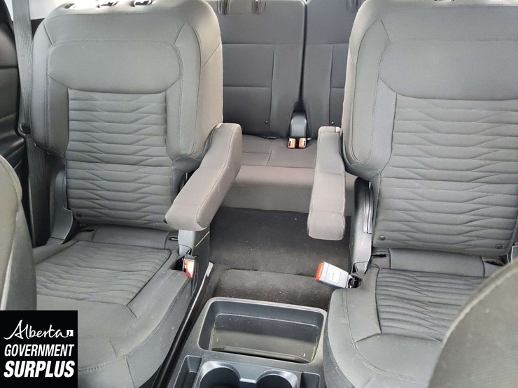 2020-ford-explorer-xlt-image-18
