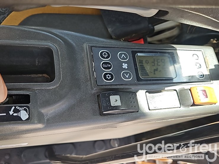2018-case-cx210-image-37