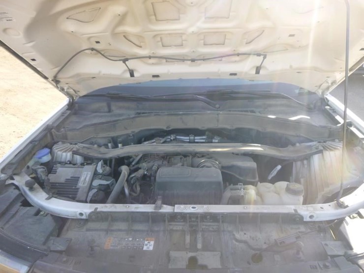 2020-ford-explorer-image-25