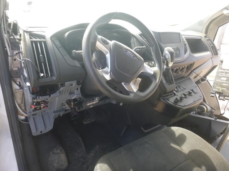 2019-ford-transit-image-9